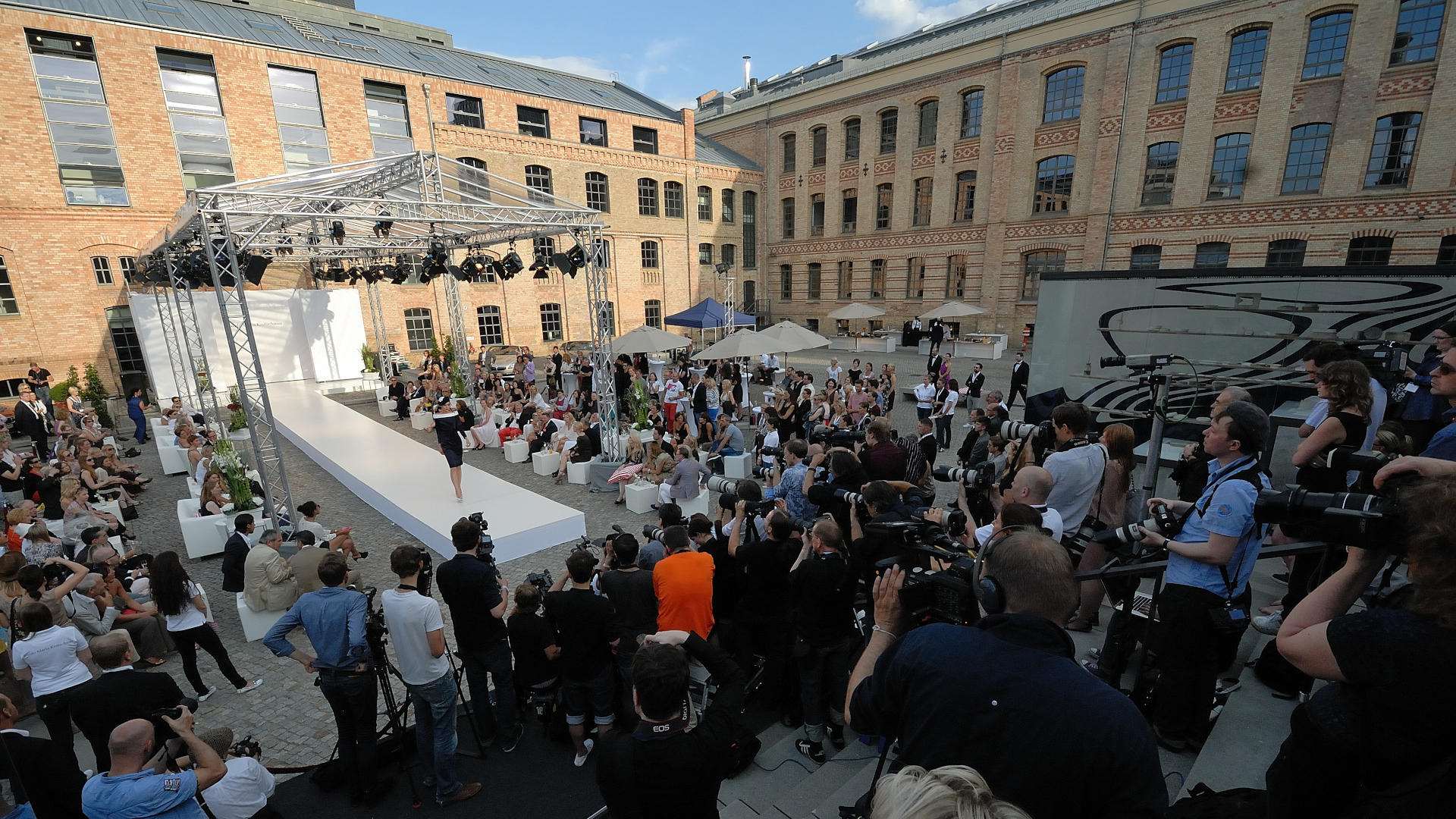 Juergen Schlieter +49 1736141010